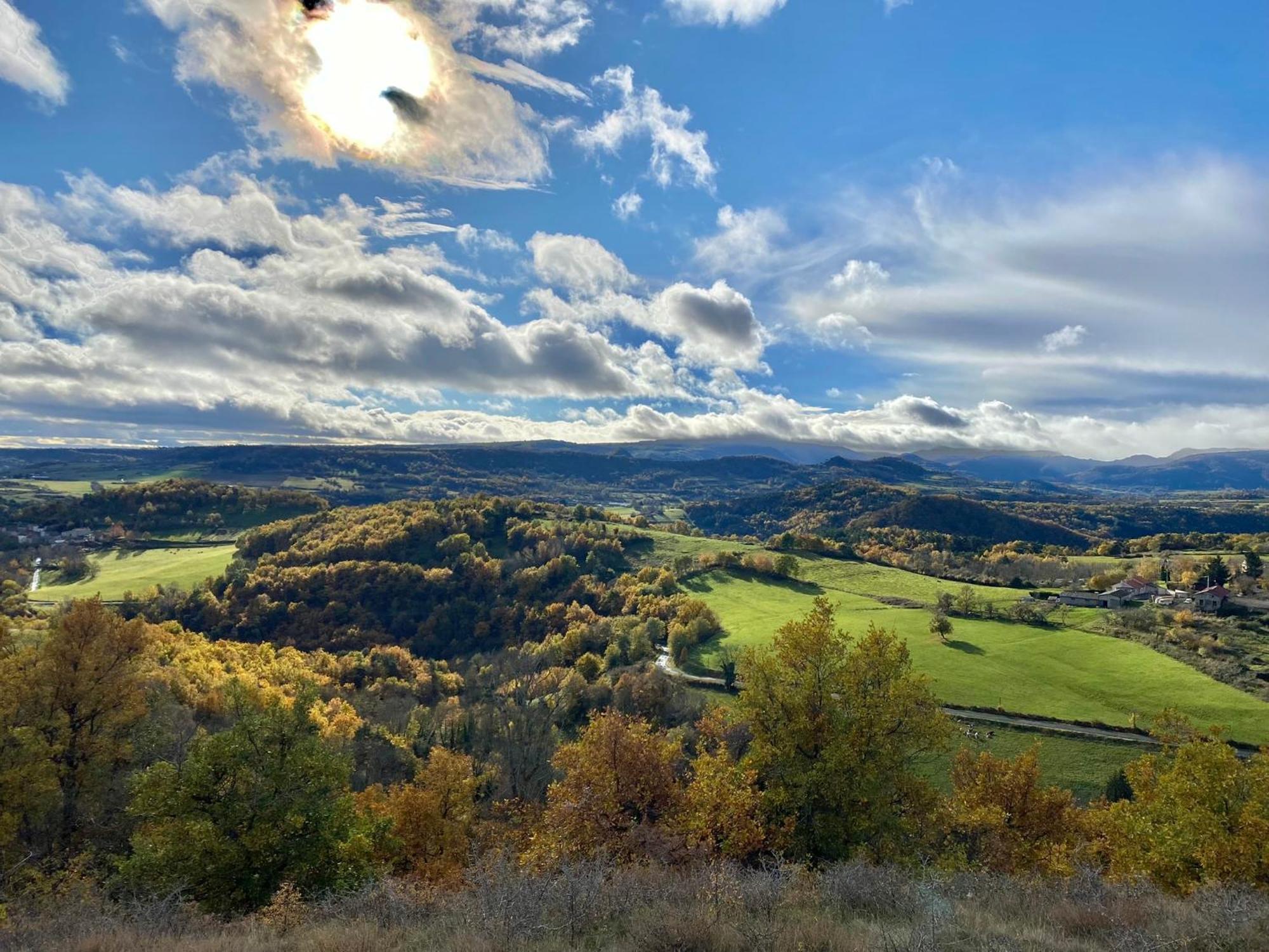 Yourte ,volcans,randonnees,lacs,quietude Glamping *